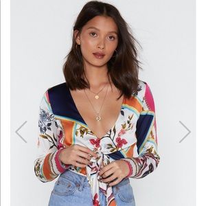 Super pretty v-neck bodysuit!